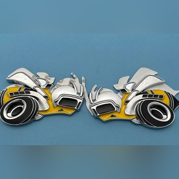 2 Super Bee badge emblems. Grill version available - Picture 2 of 9